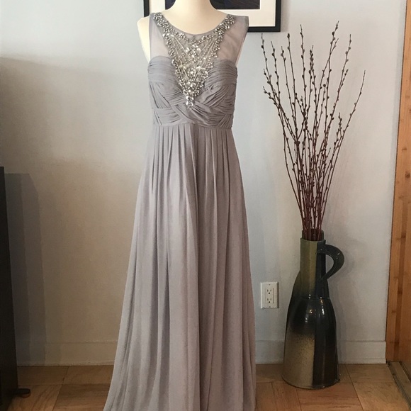 NWT✨ Gown embellished w/rhinestones gray Size  8 - Picture 3 of 8